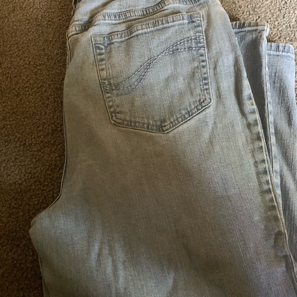 Capris - Picture 2 of 2